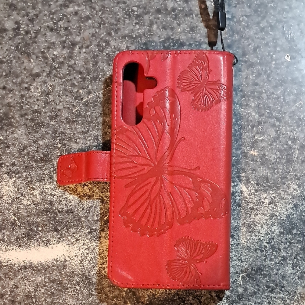Red Butterfly Embossed Phone Case - Picture 4 of 4